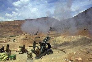 Indian soldiers fire artillery in northernmost part of Kargil region.