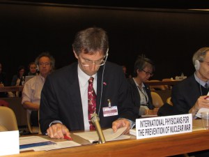 IPPNW co-president Tilman Ruff addresses OEWG meeting in Geneva